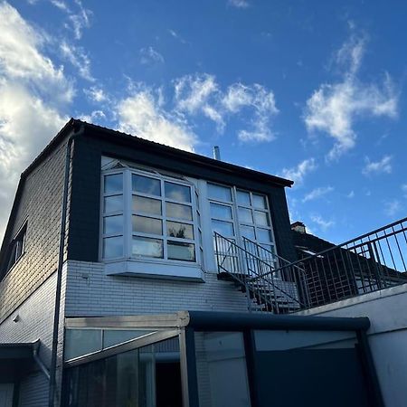 Ferienhaus Mit Privatparkplatz, Terrasse Und Stadtnaehe 不莱梅 外观 照片