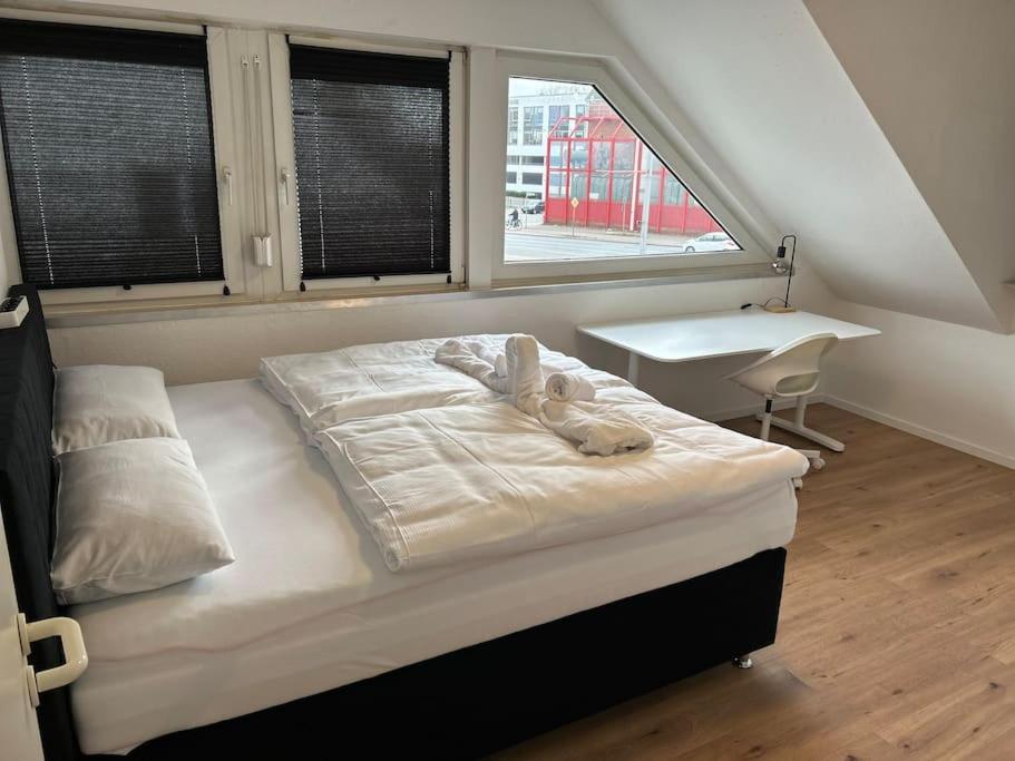 Ferienhaus Mit Privatparkplatz, Terrasse Und Stadtnaehe 不莱梅 外观 照片