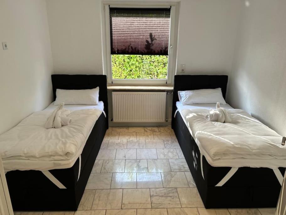 Ferienhaus Mit Privatparkplatz, Terrasse Und Stadtnaehe 不莱梅 外观 照片