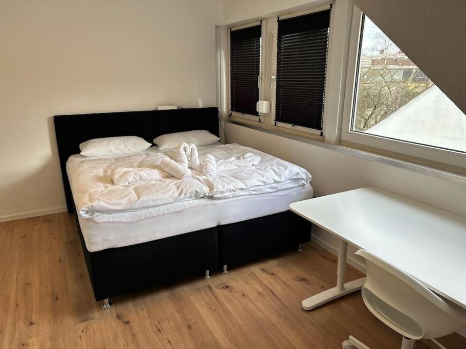 Ferienhaus Mit Privatparkplatz, Terrasse Und Stadtnaehe 不莱梅 外观 照片
